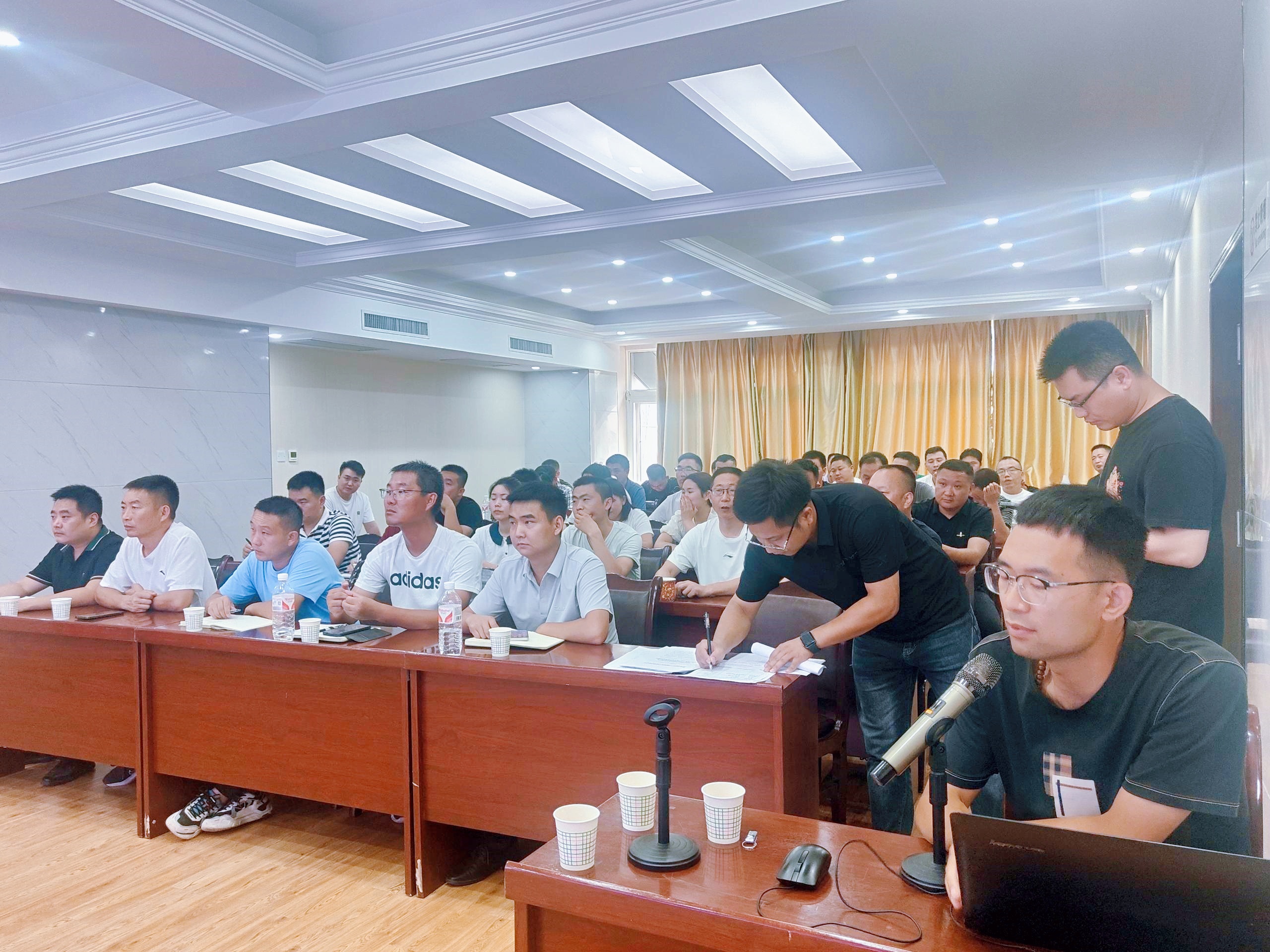 旬陽(yáng)市召開工地勞務(wù)實(shí)名制管理系統(tǒng)培訓(xùn)會(huì) 旬陽(yáng)市召開工地勞務(wù)實(shí)名制管理系統(tǒng)培訓(xùn)會(huì)